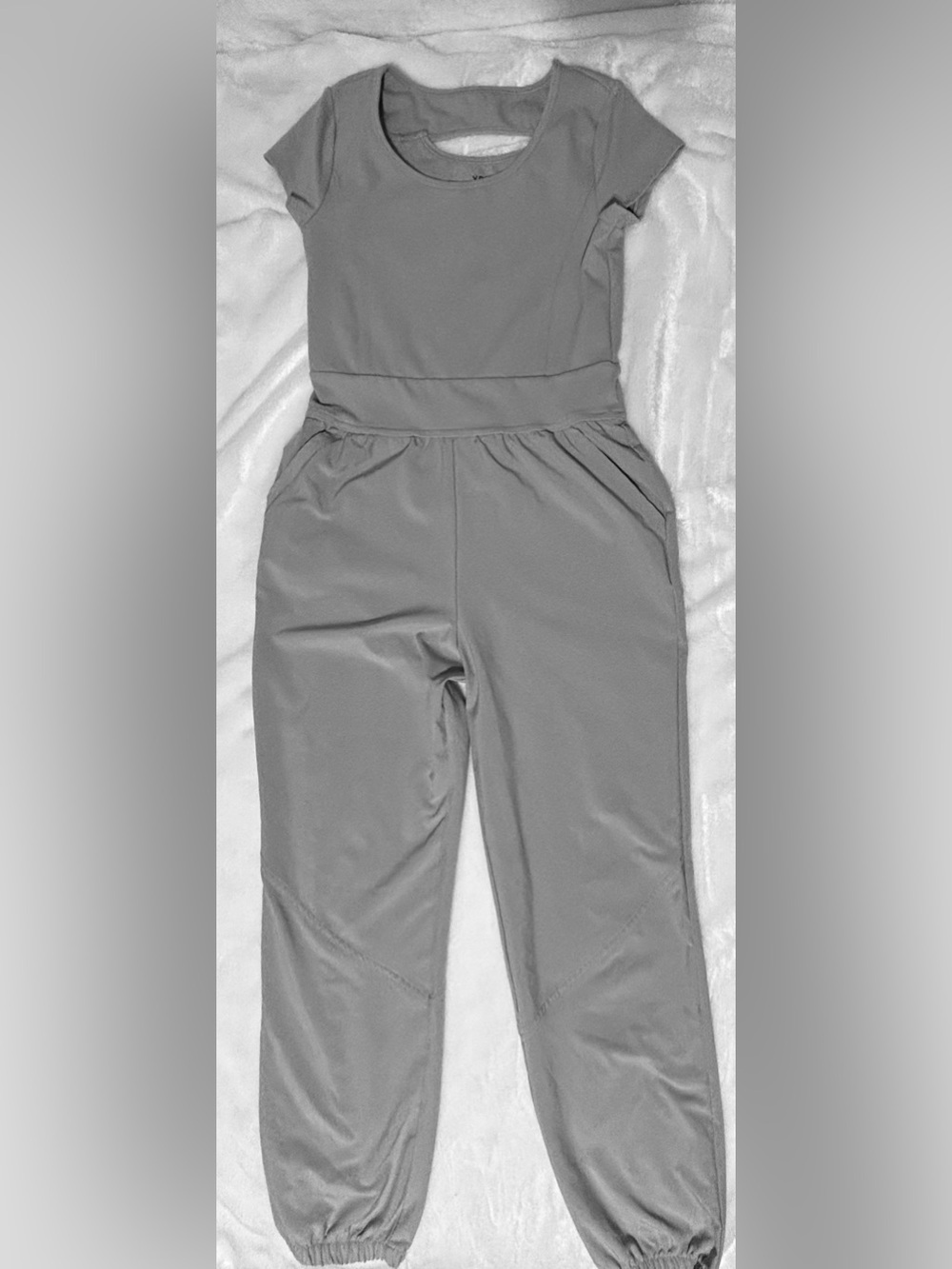 Girl’s-Kids ABERCROMBIE KIDS gray cap sleeve Jumpsuit w/pockets “Like New”